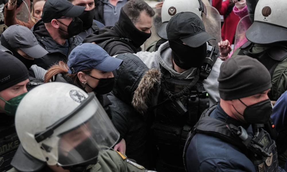 Ολόκληρη η Ελλάδα δικάζει την Ρούλα σαν σύγχρονη Φραγκογιαννού! "Γιατί το έκανες αυτό στα παιδιά σου"; (Βίντεο)